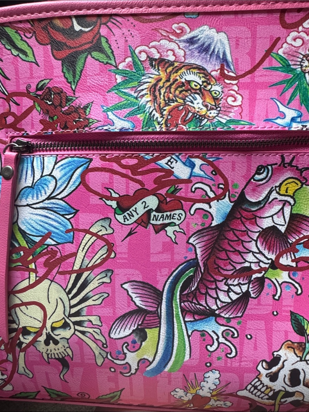 The Ed Hardy “Love Kills Slowly” Pink Straw Tote with Floral & Skull Graphic - Picture 10 of 12